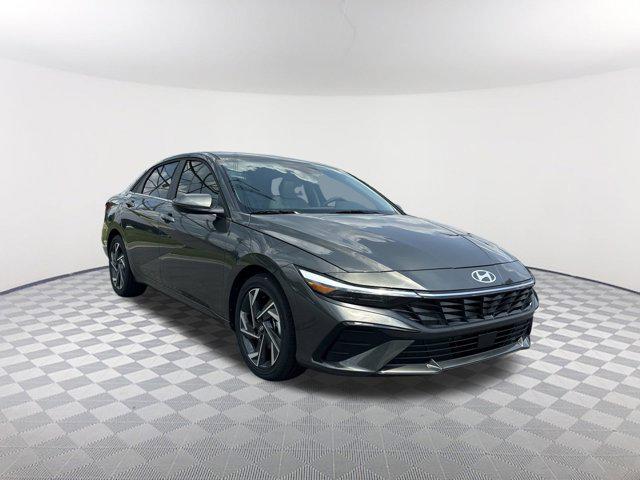 2025 Hyundai Elantra Limited photo 3