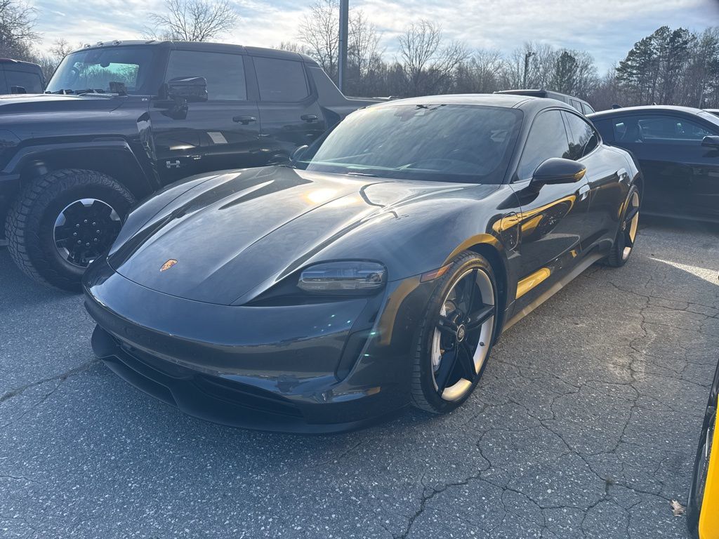 2022 Porsche Taycan Base's photo