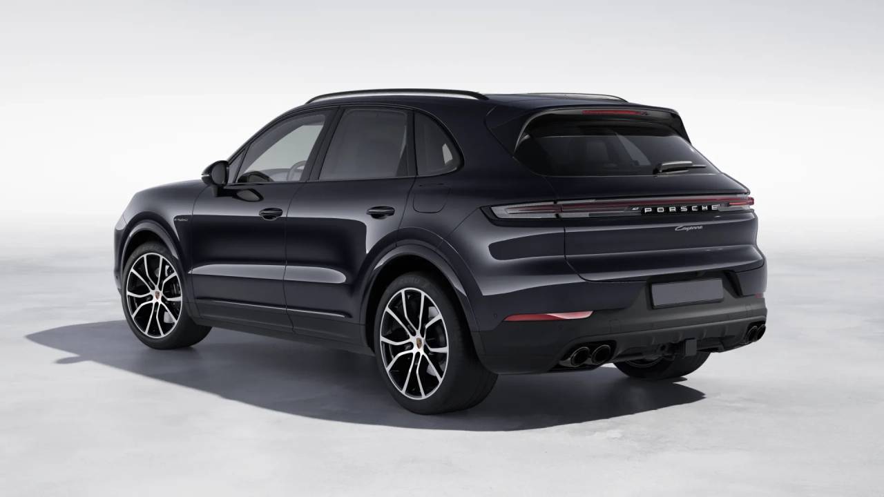 2026 Porsche Cayenne E-Hybrid photo 3