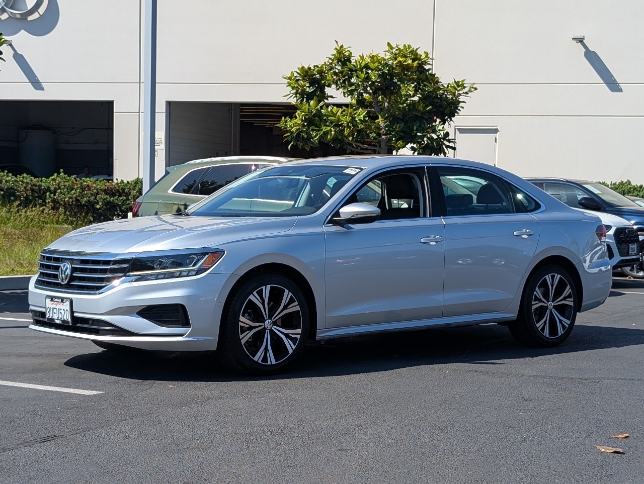2020 Volkswagen Passat 2.0T SEL photo 2