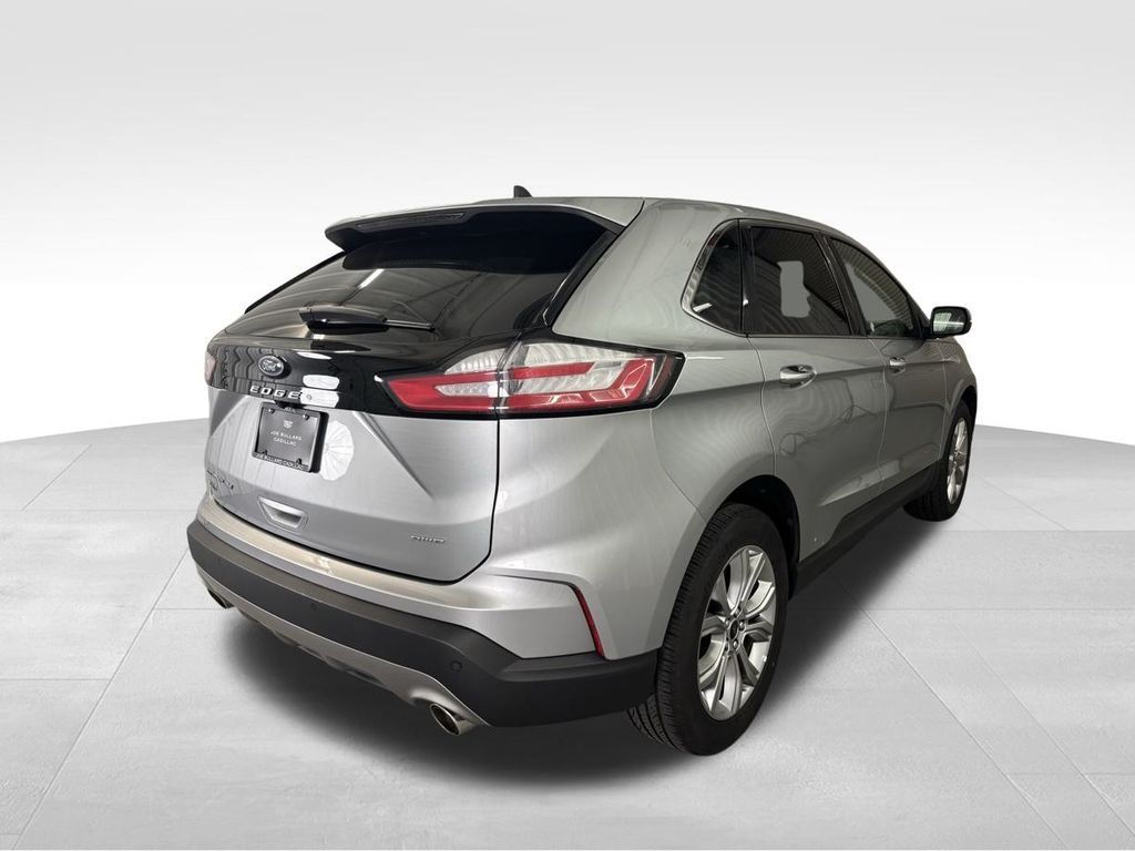 2024 Ford Edge Titanium photo 2