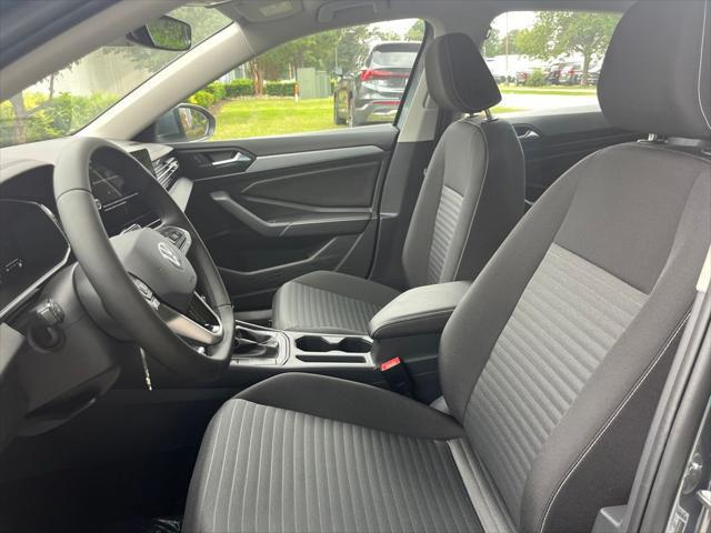 2025 Volkswagen Jetta 1.5T S photo 3