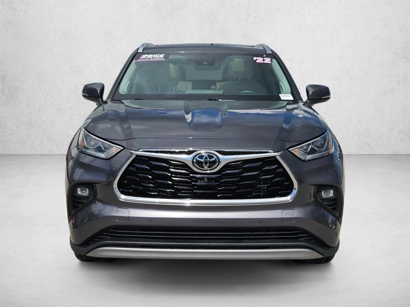 2022 Toyota Highlander Platinum photo 2
