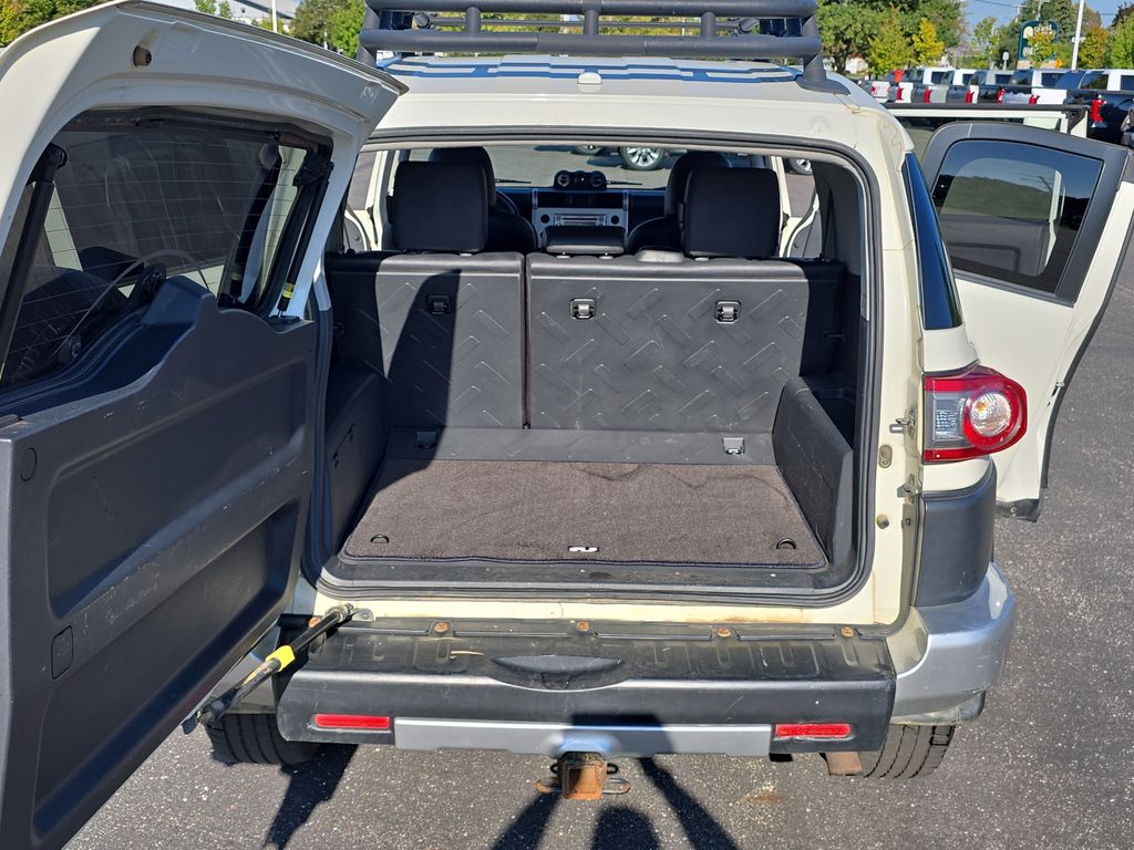 2013 Toyota FJ Cruiser Base photo 12