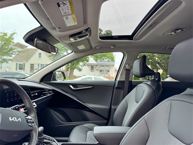 2025 Kia Niro EX Touring photo 40