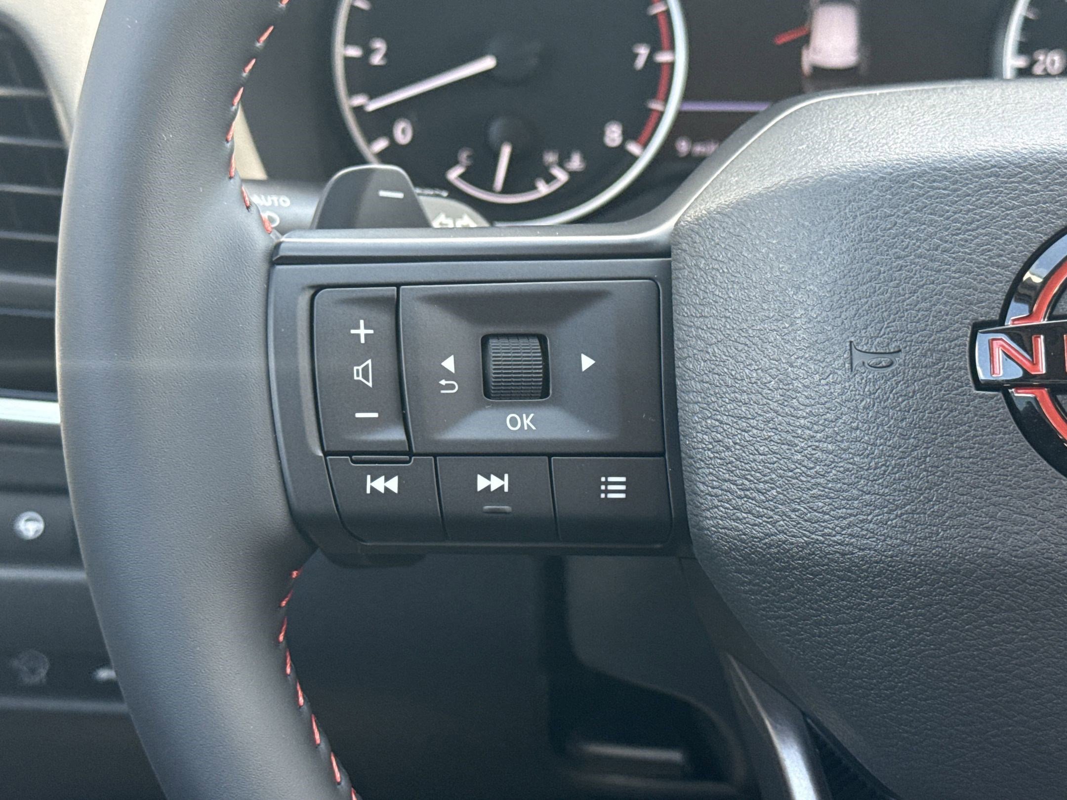 2026 Nissan Rogue SV photo 15