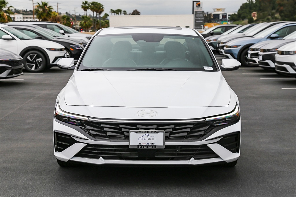 2025 Hyundai Elantra Hybrid Limited photo 2