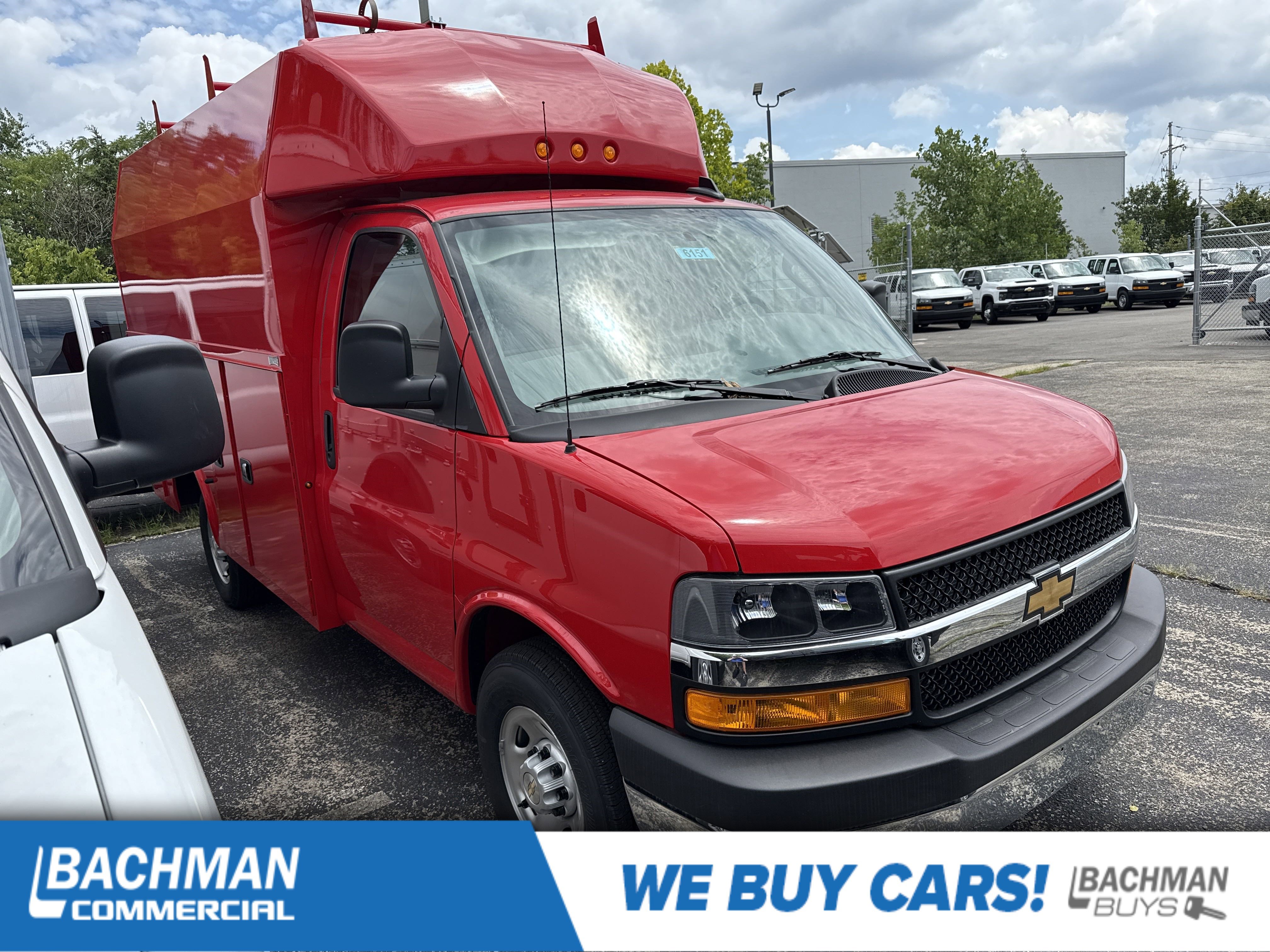 2025 Chevrolet Express Cutaway Base's photo