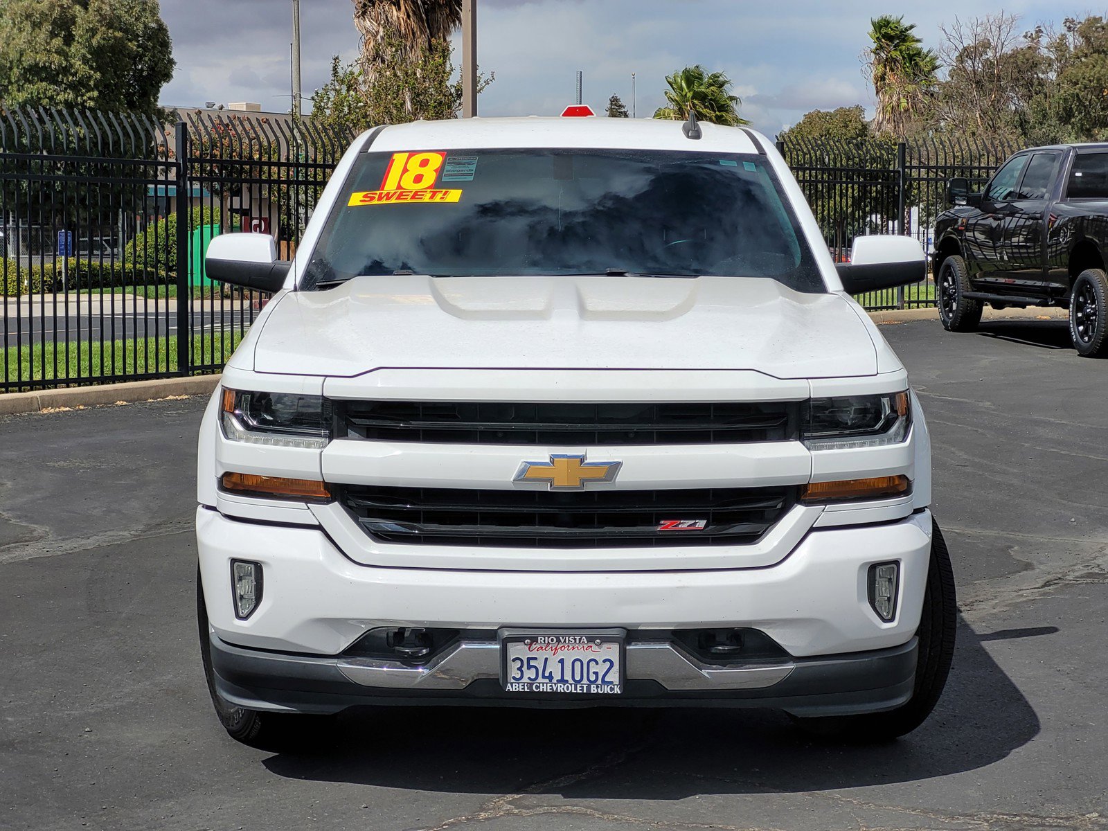 2018 Chevrolet Silverado 1500 LT photo 2