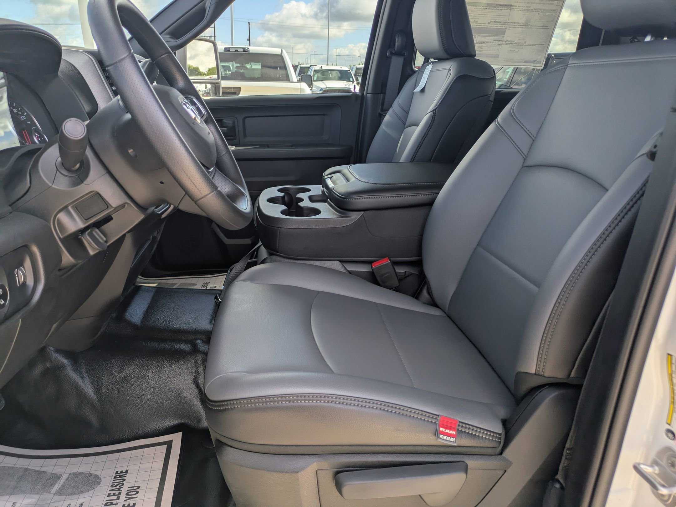 2025 Ram 2500 Tradesman photo 11