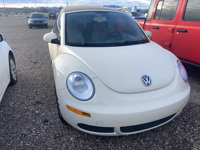 2008 Volkswagen New Beetle S's photo