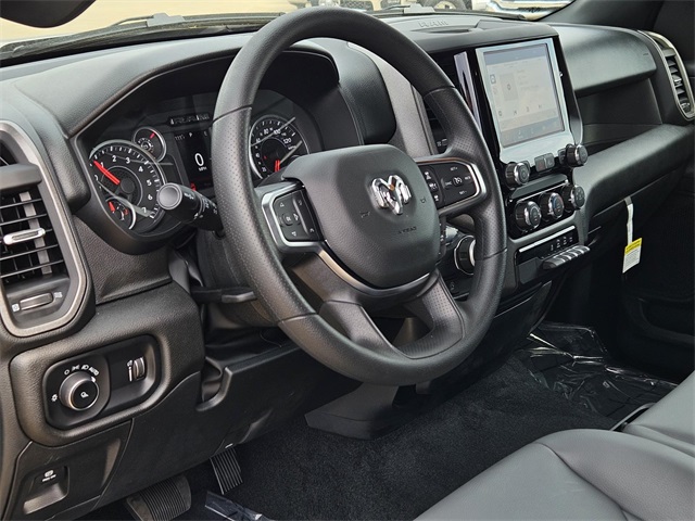 2025 Ram 1500 Tradesman photo 9