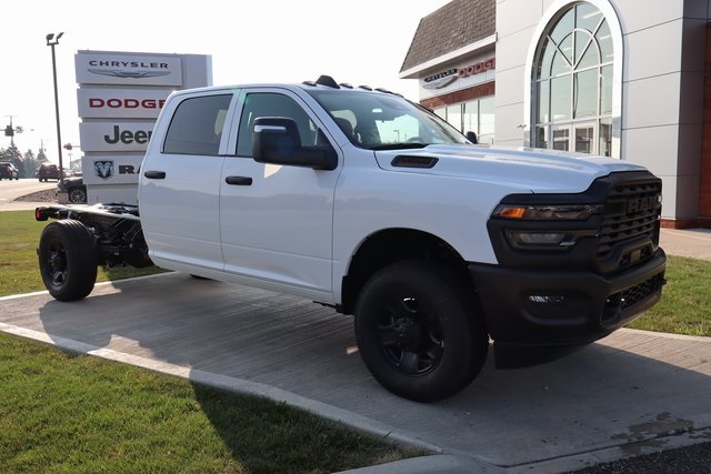 2025 Ram 3500 Tradesman photo 3