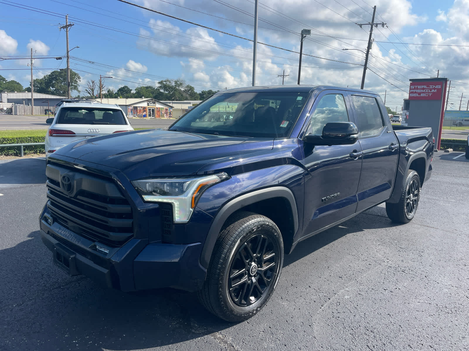 2024 Toyota Tundra Limited's photo