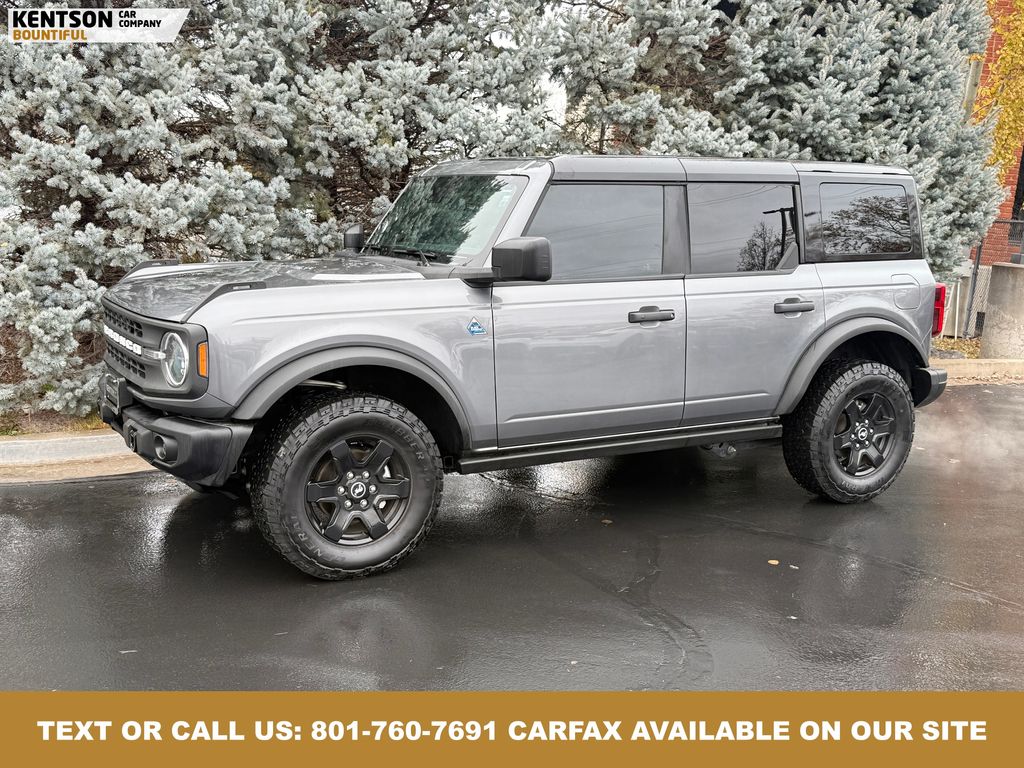 2024 Ford Bronco 4-Door Black Diamond's photo
