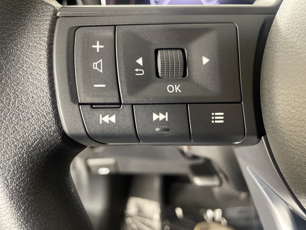 2025 Nissan Kicks SV photo 24
