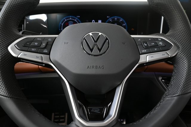 2025 Volkswagen Tiguan SEL R-Line Black photo 8