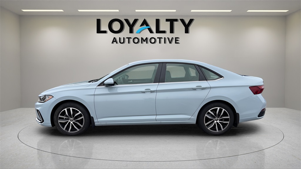 2025 Volkswagen Jetta 1.5T SE photo 2