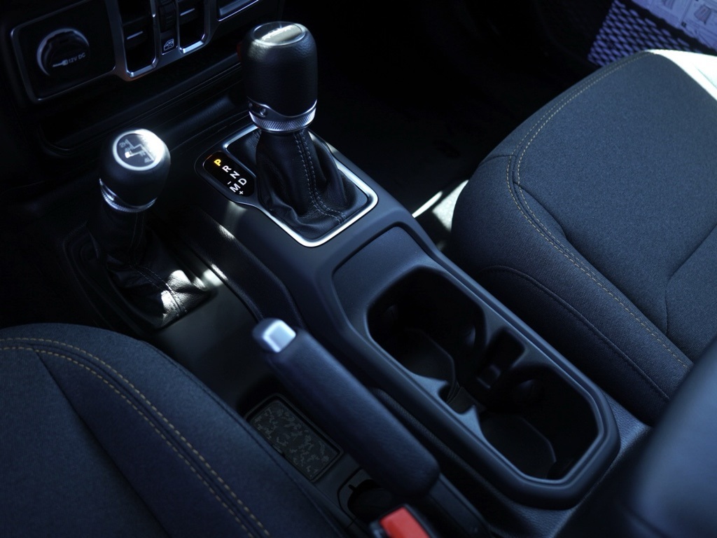 2025 Jeep Gladiator Sport S photo 18