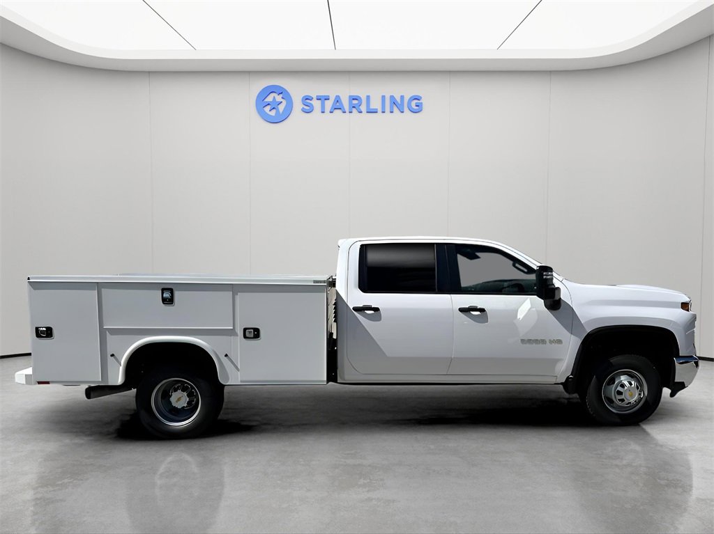 2024 Chevrolet Silverado 3500HD Work Truck photo 2