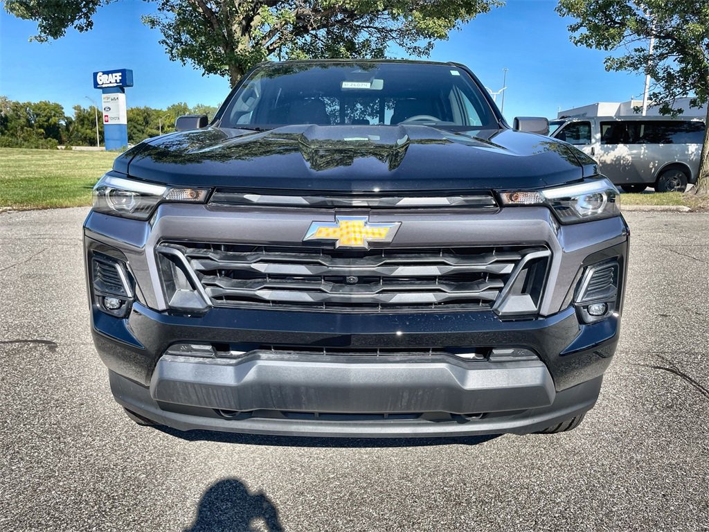 2026 Chevrolet Colorado LT photo 3