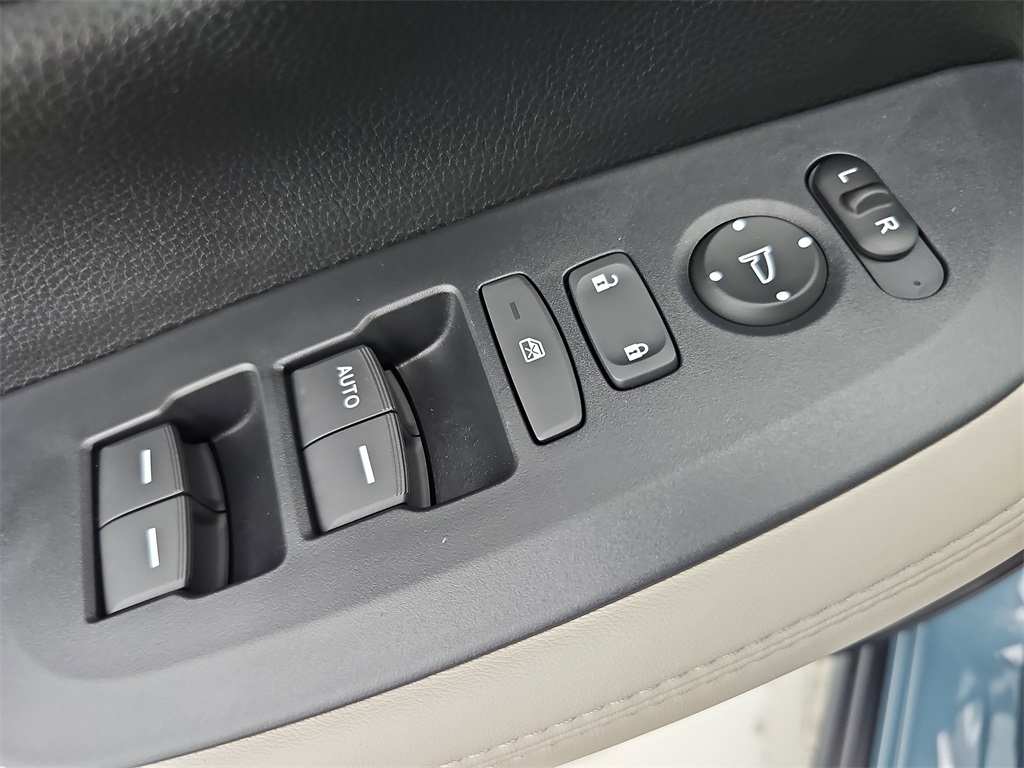 2026 Honda HR-V LX photo 31