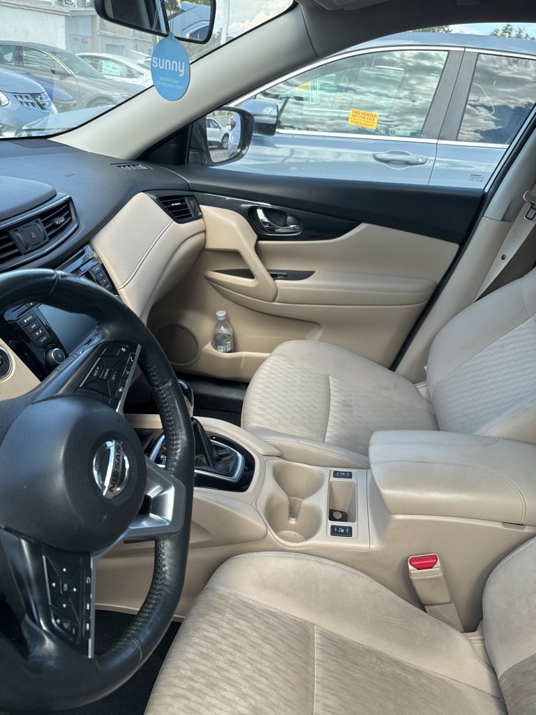 2018 Nissan Rogue SV photo 19
