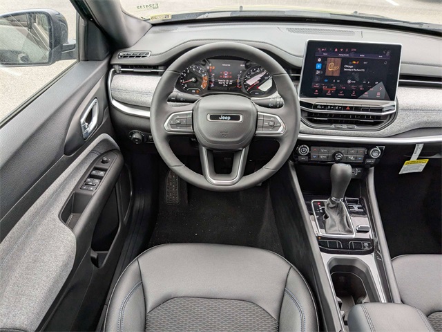 2024 Jeep Compass Latitude photo 16