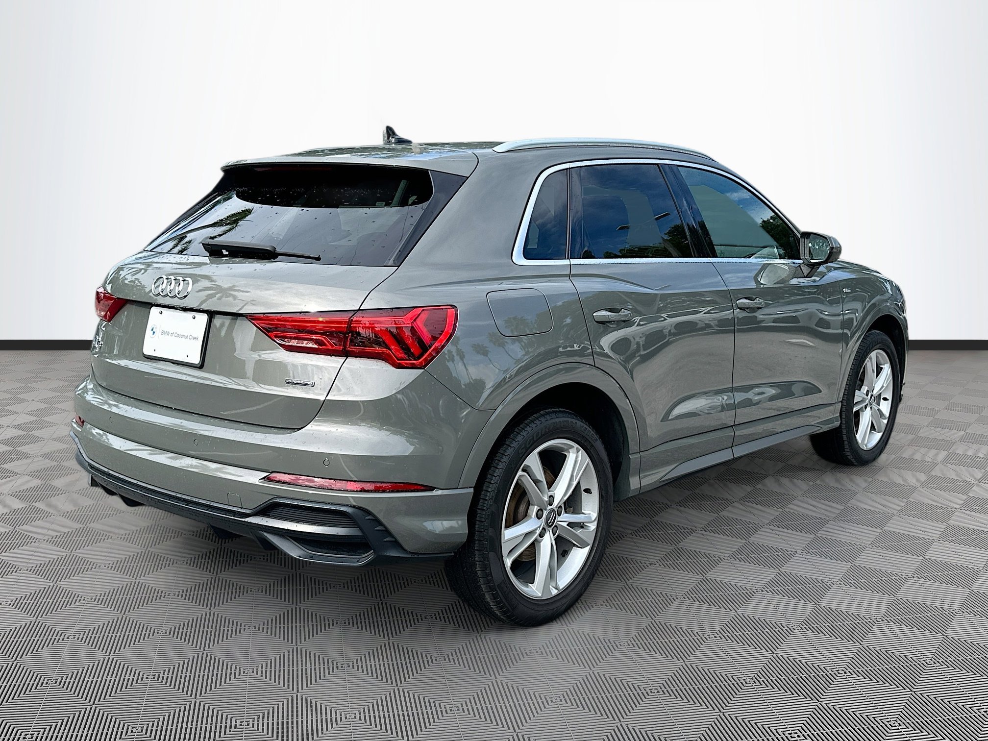 2020 Audi Q3 S line Premium photo 7