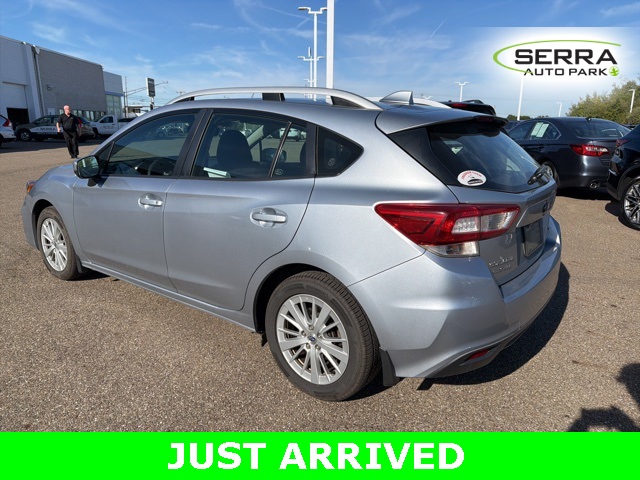 2018 Subaru Impreza 2.0i Premium photo 4