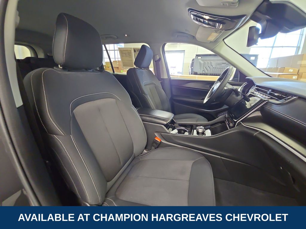 2023 Jeep Grand Cherokee Laredo photo 26