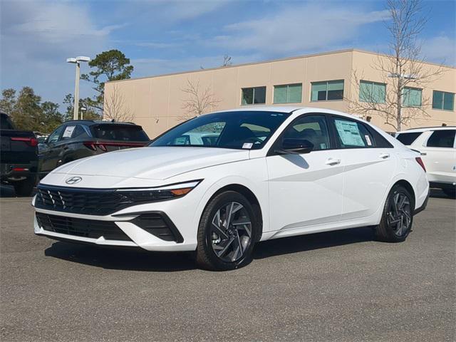 2025 Hyundai Elantra SEL Sport photo 2