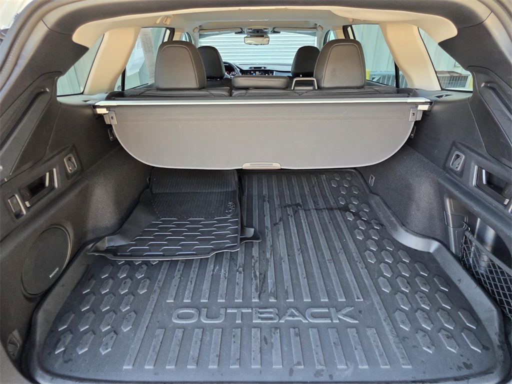 2023 Subaru Outback Touring XT photo 17