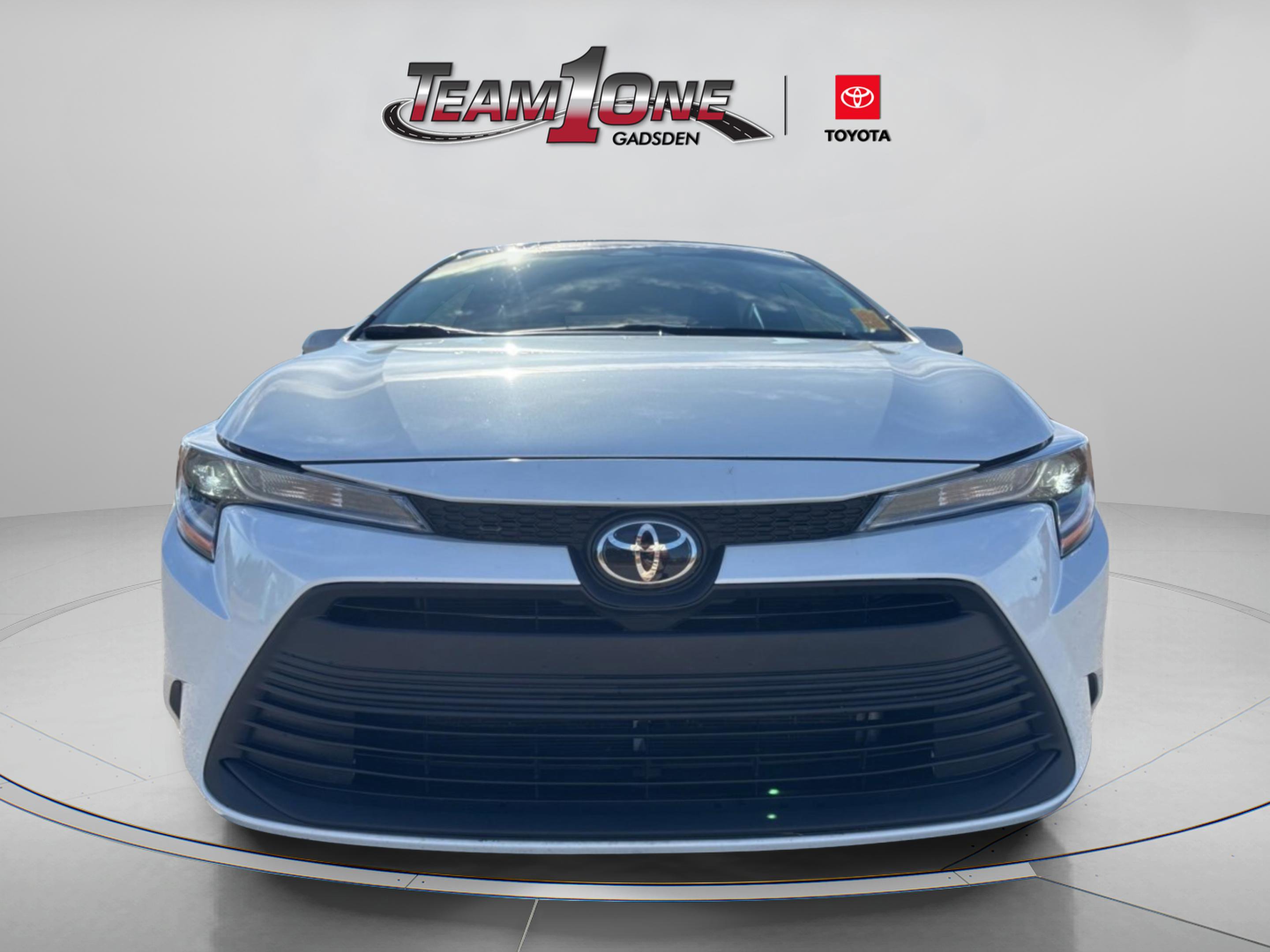 2025 Toyota Corolla LE photo 3