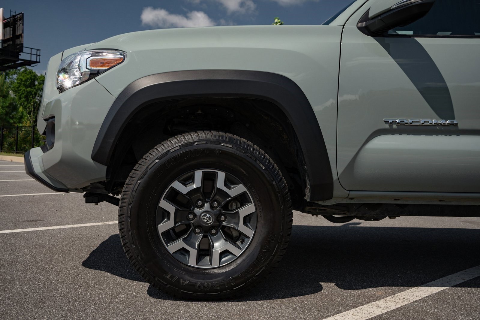 2023 Toyota Tacoma SR5 photo 2