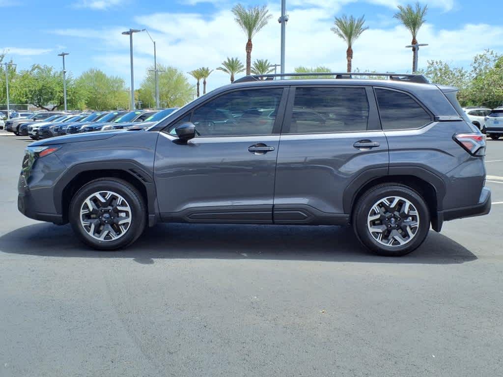 2025 Subaru Forester Premium photo 3