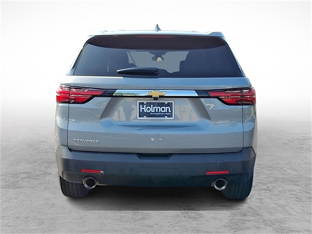 2023 Chevrolet Traverse LS photo 4