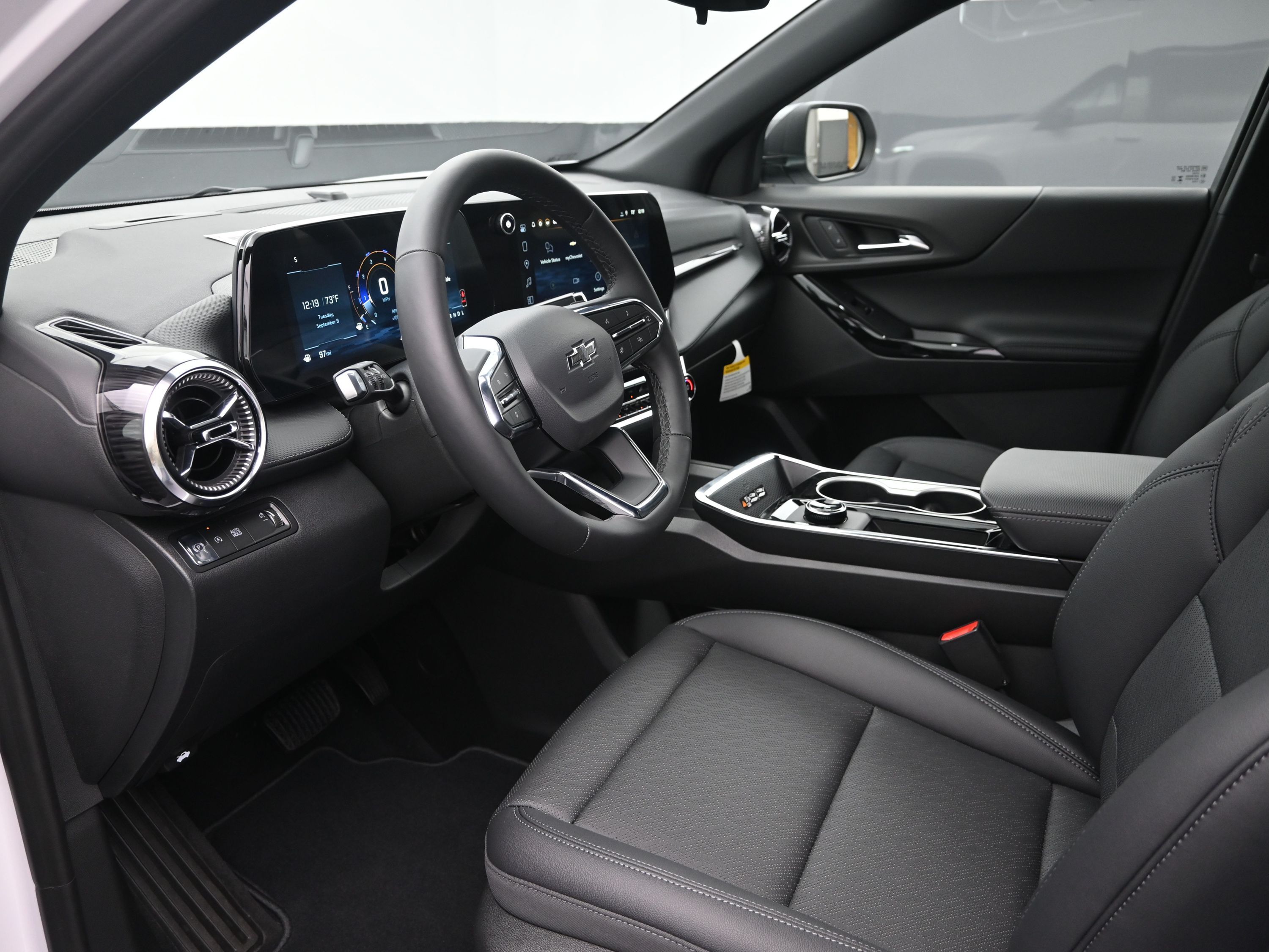 2026 Chevrolet Equinox photo 4