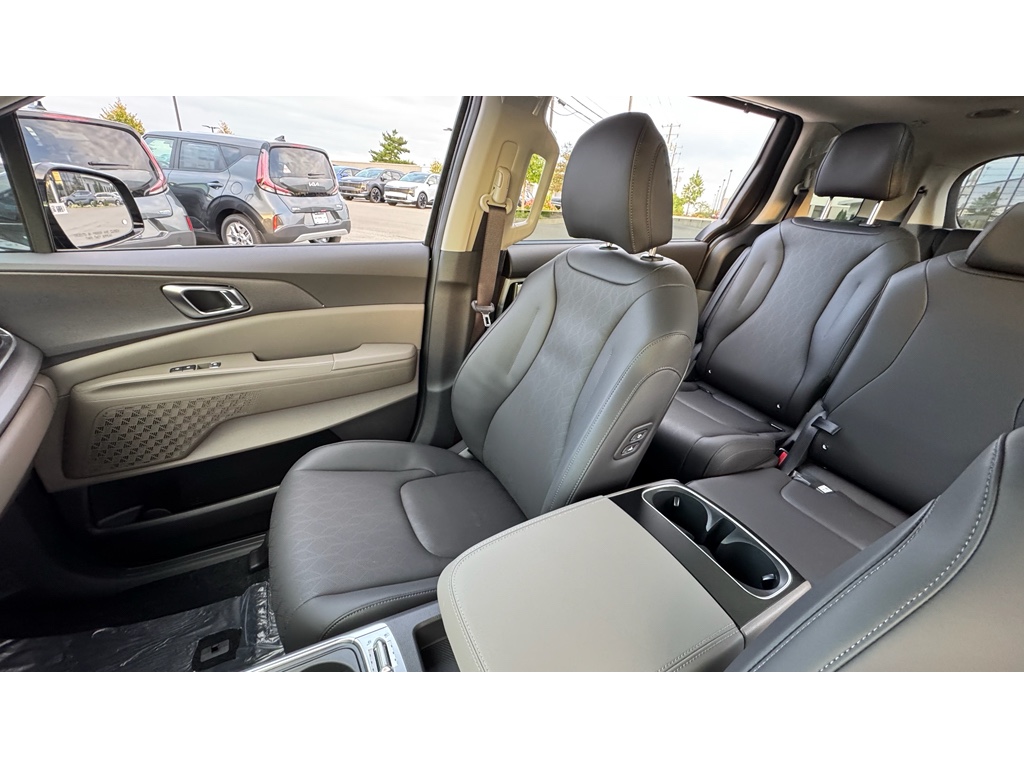 2026 Kia Carnival SX Prestige photo 6