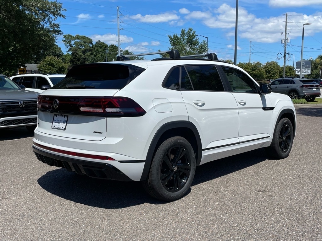2025 Volkswagen Atlas Cross Sport SEL R-Line photo 2