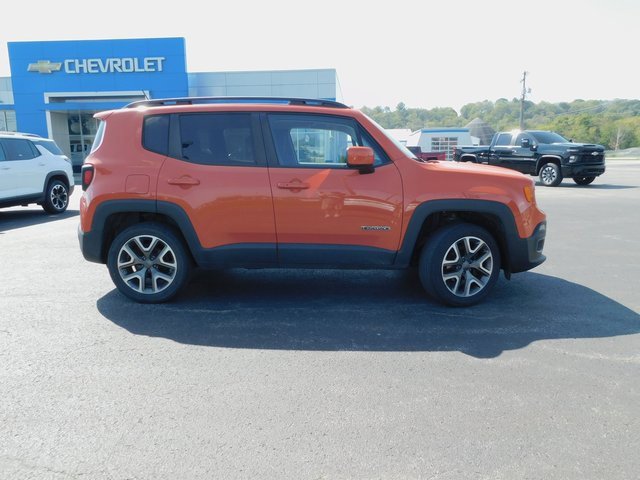 2017 Jeep Renegade Latitude North Edition photo 9