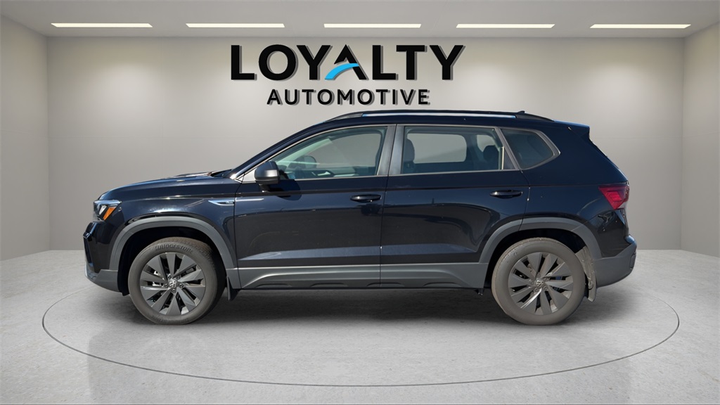 2024 Volkswagen Taos S photo 2