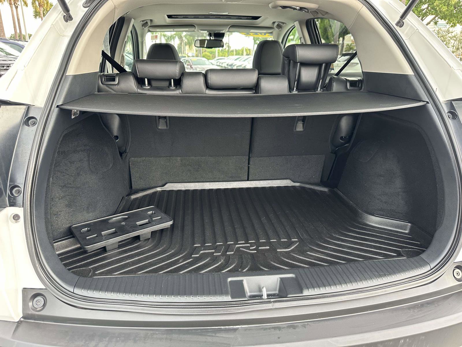 2022 Honda HR-V EX-L photo 8