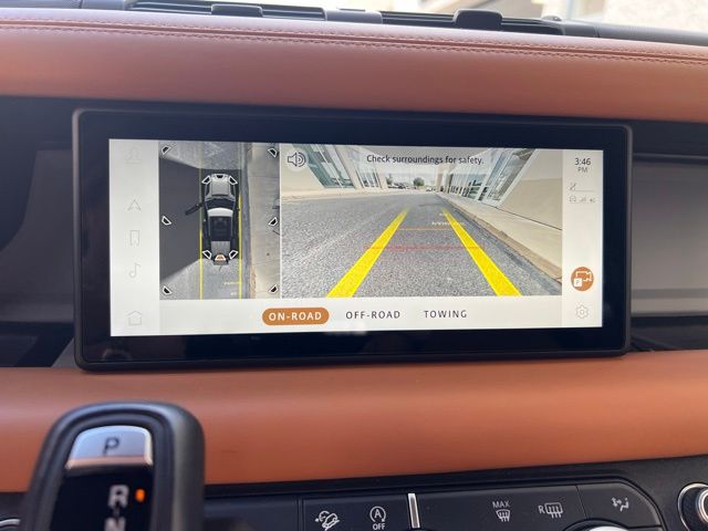 2024 Land Rover Defender 110 X-Dynamic SE photo 8