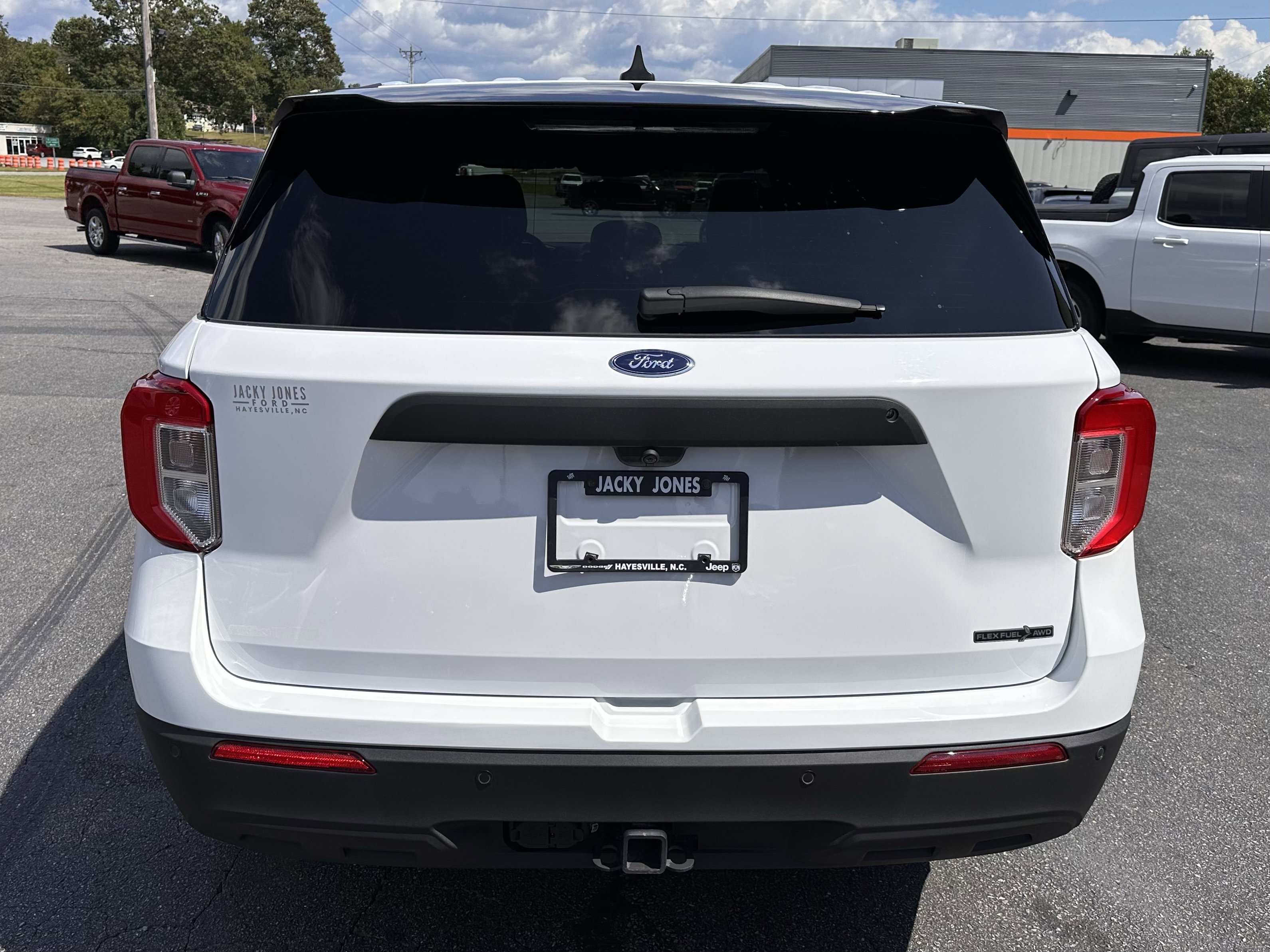 2024 Ford Explorer photo 3