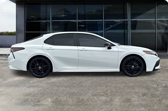 2024 Toyota Camry SE photo 3
