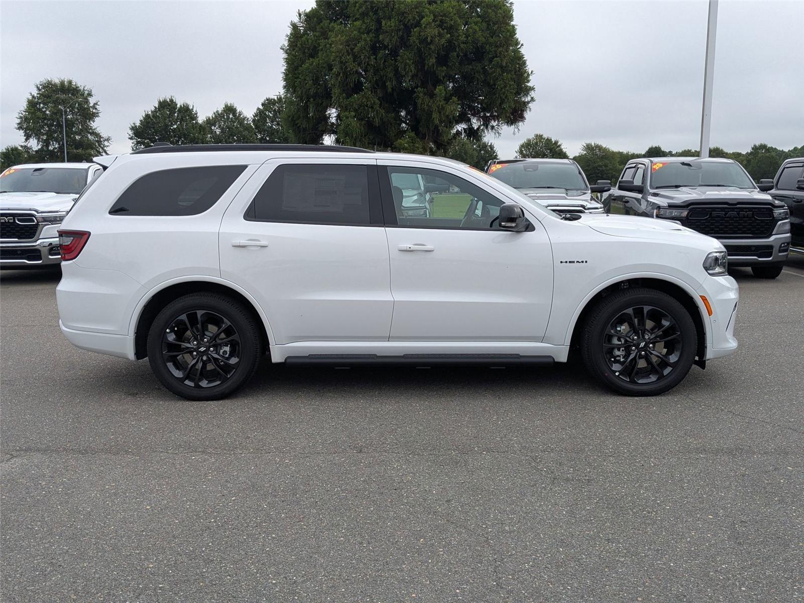 2025 Dodge Durango R/T Plus photo 3