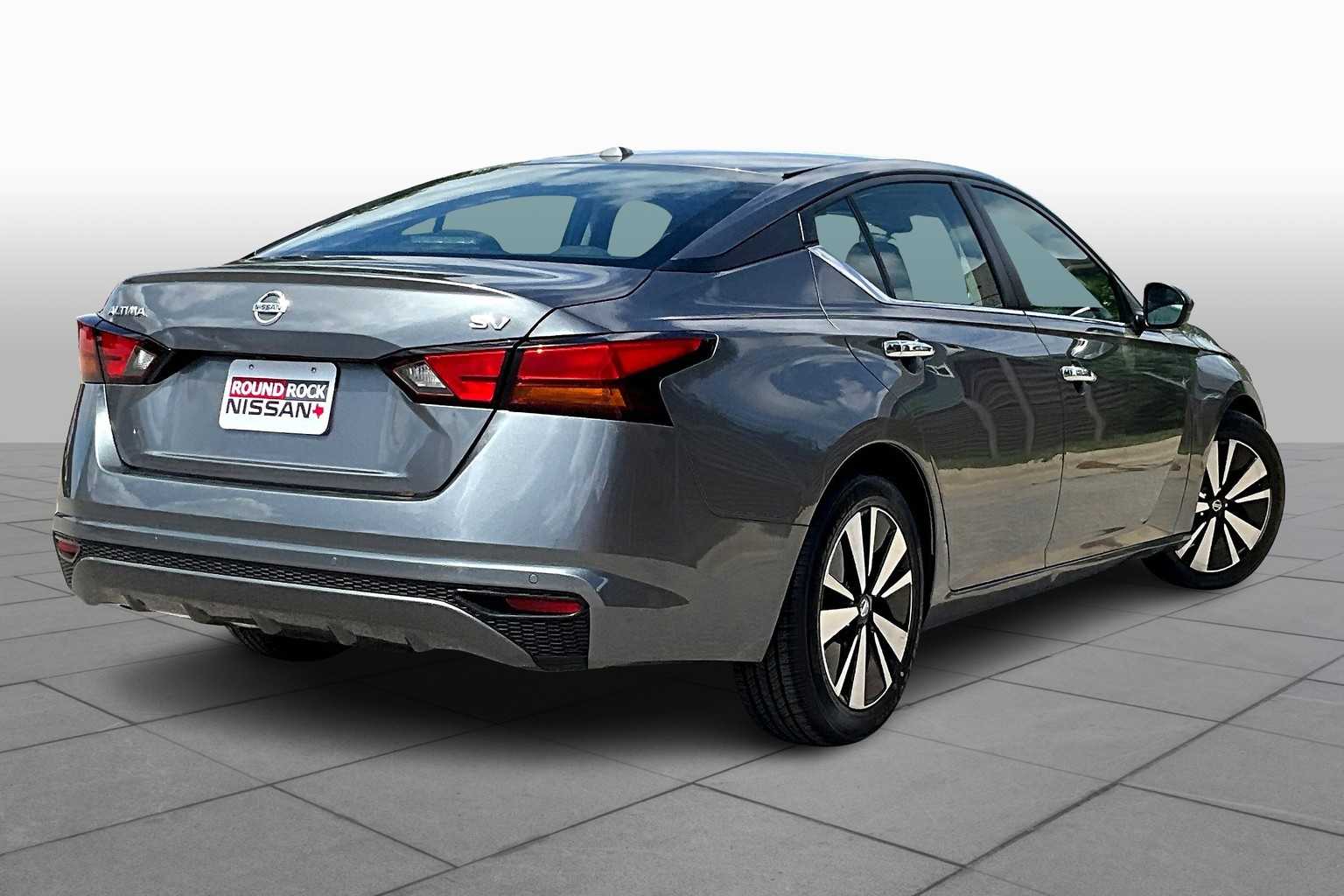2022 Nissan Altima 2.5 SV photo 12