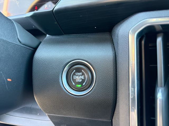 2025 GMC ACADIA - Image 17