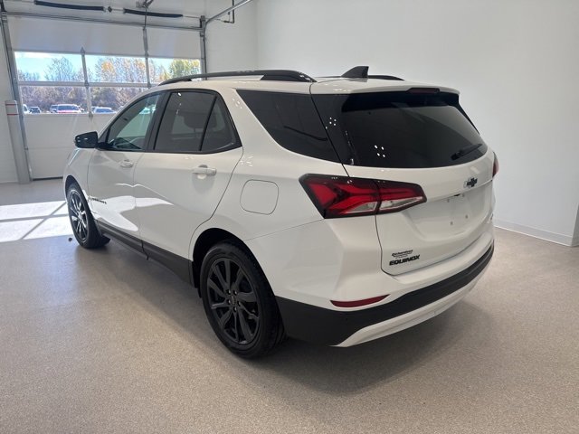 2024 Chevrolet Equinox RS photo 2